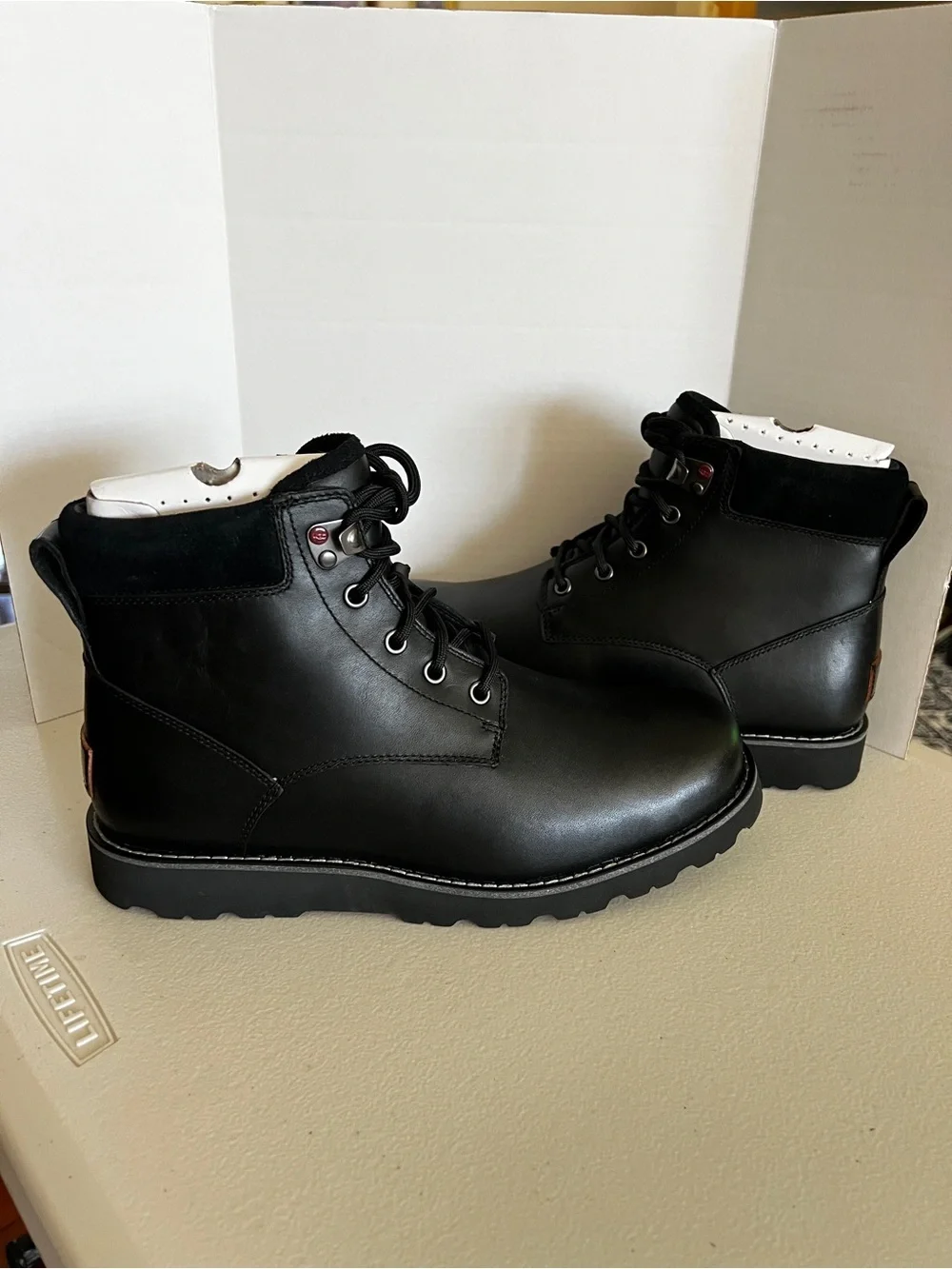UGG new without